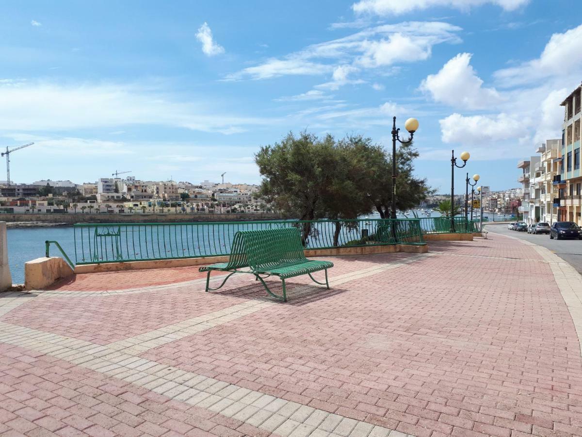 Ocean View, 1 *