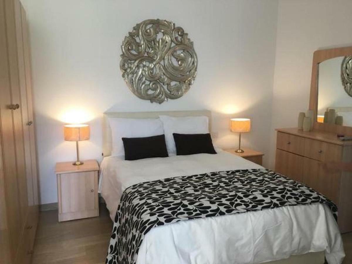 Ocean View, 1 *