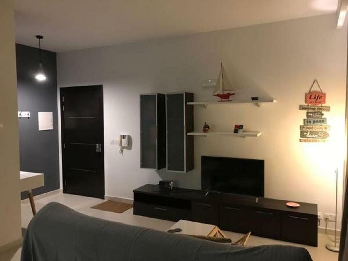 Ocean View, 1 *