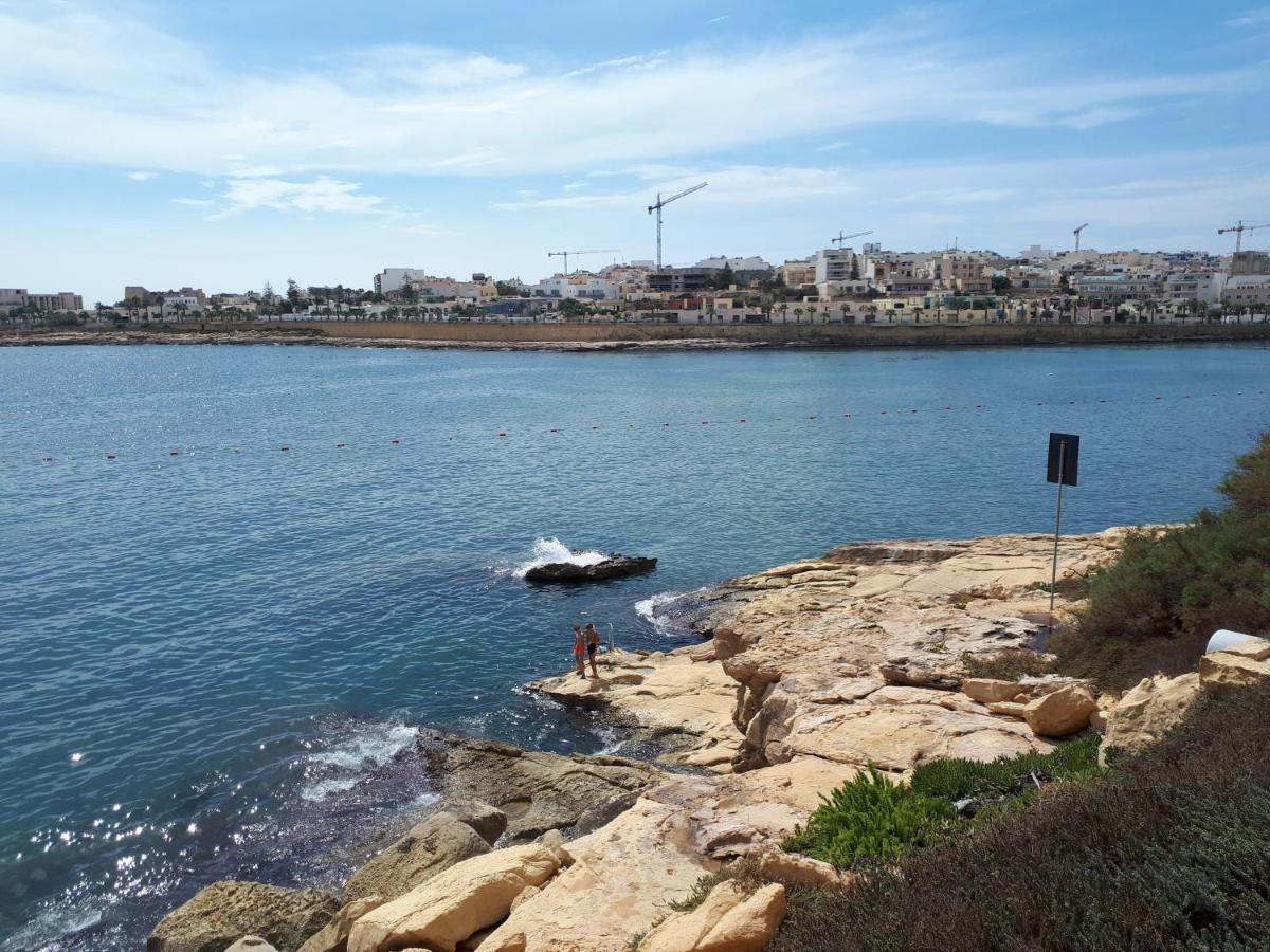 Ocean View, 1 *